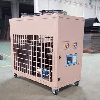 珠海風(fēng)冷箱式冷水機(jī)FL 001選型指南 為何彎頭細(xì)節(jié)成就零度冷暖設(shè)備廠的專(zhuān)業(yè)價(jià)值